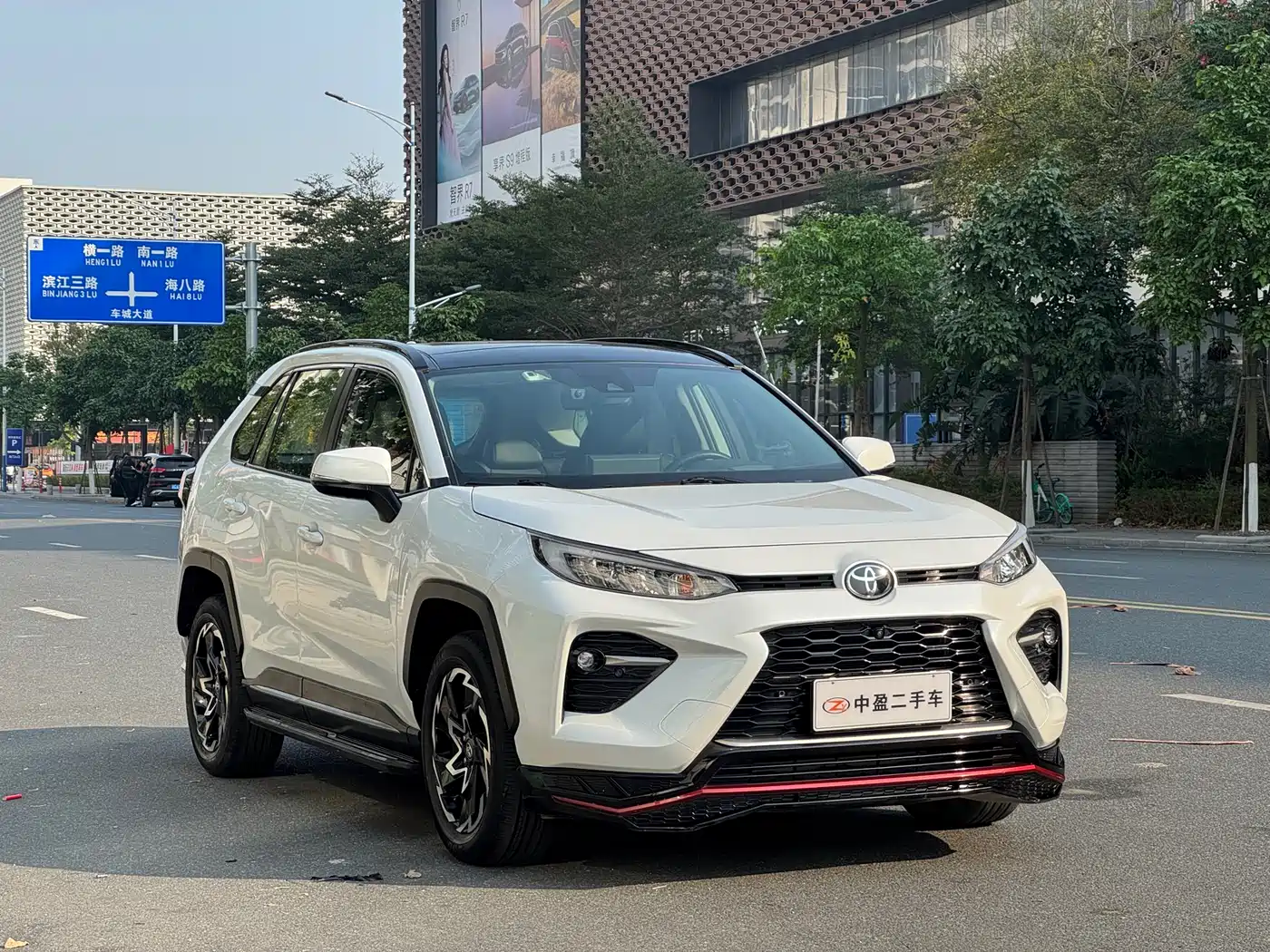 Toyota Wildlander 2020 2.0L CVT AWD Tech Edition фото 3