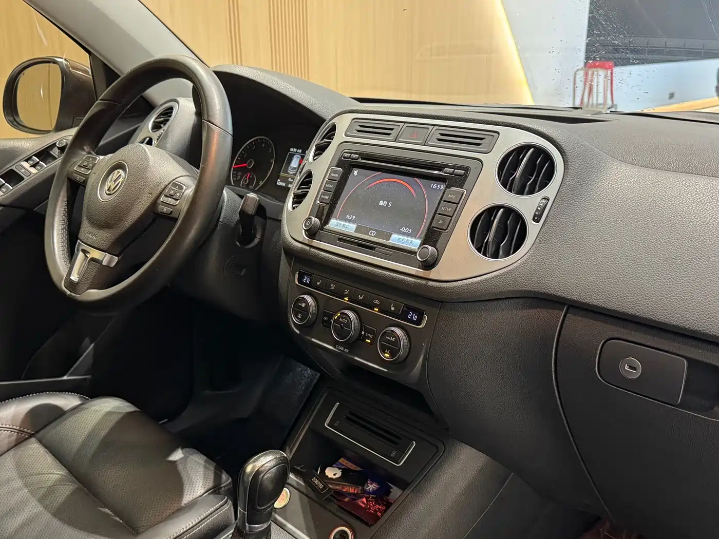 Volkswagen Tiguan 2016 Model 300TSI Automatic 4WD Luxury Edition фото 21