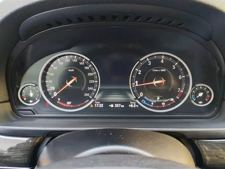 BMW 5 Series 2014 525Li Luxury Design Package фото 14