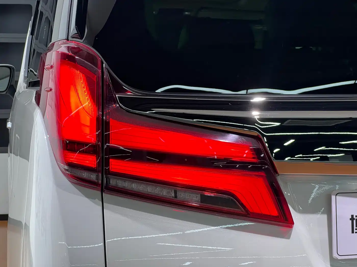 Toyota Alphard 2023 Dual Hybrid 2.5L Ultimate Gold Edition фото 9