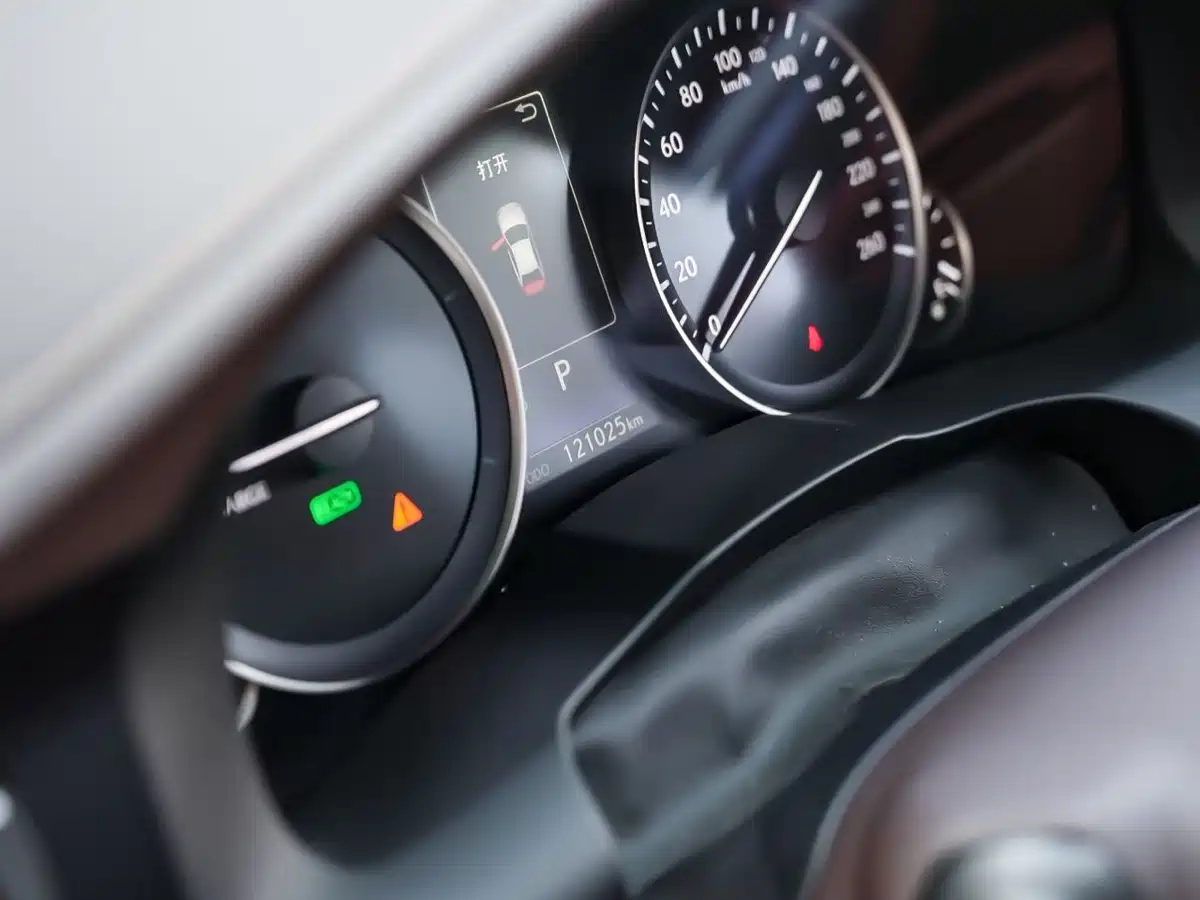 Lexus ES 2015 300h Luxury Edition фото 9