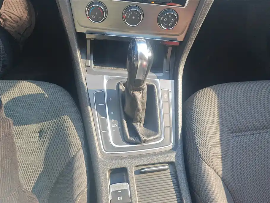 Volkswagen Golf 2015 1.4TSI Automatic Comfort фото 16