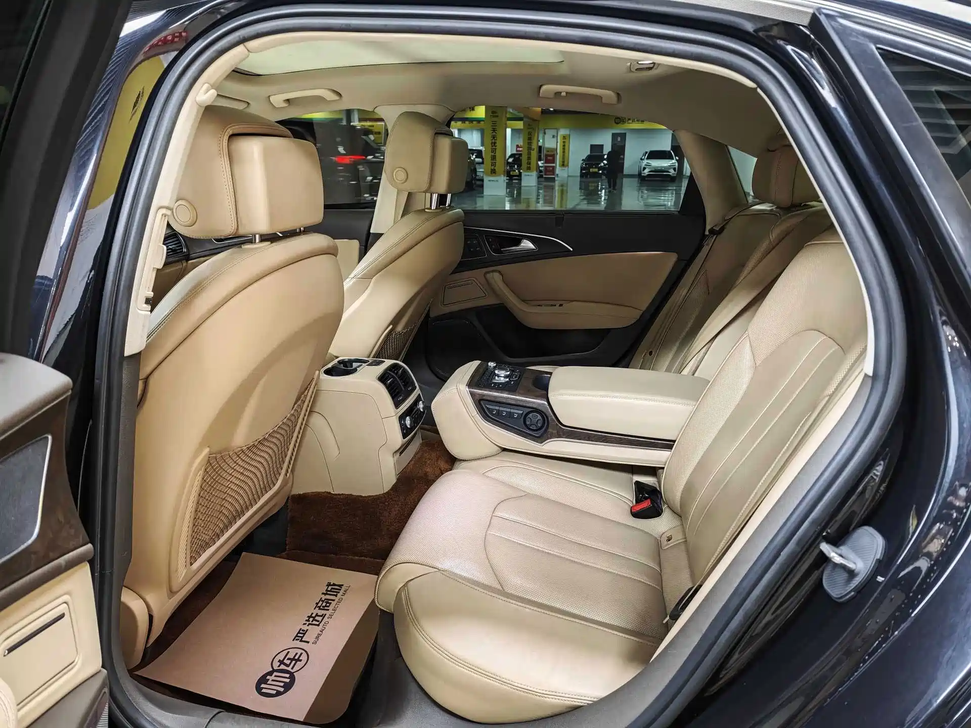 Фото 10 - Audi A6L