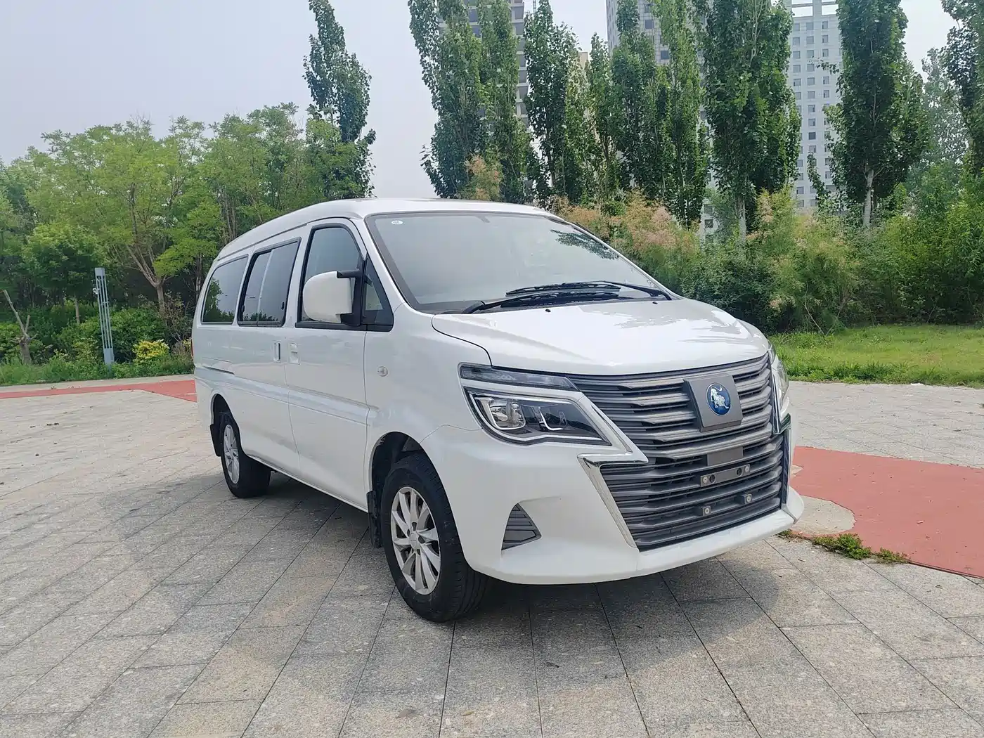 Dongfeng Fengxing Lingzhi New Energy 2025 2025 Model 410km Standard Edition Basic 7-seater