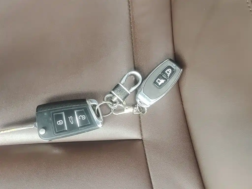 Toyota Camry 2013 200G Classic Luxury Edition фото 9