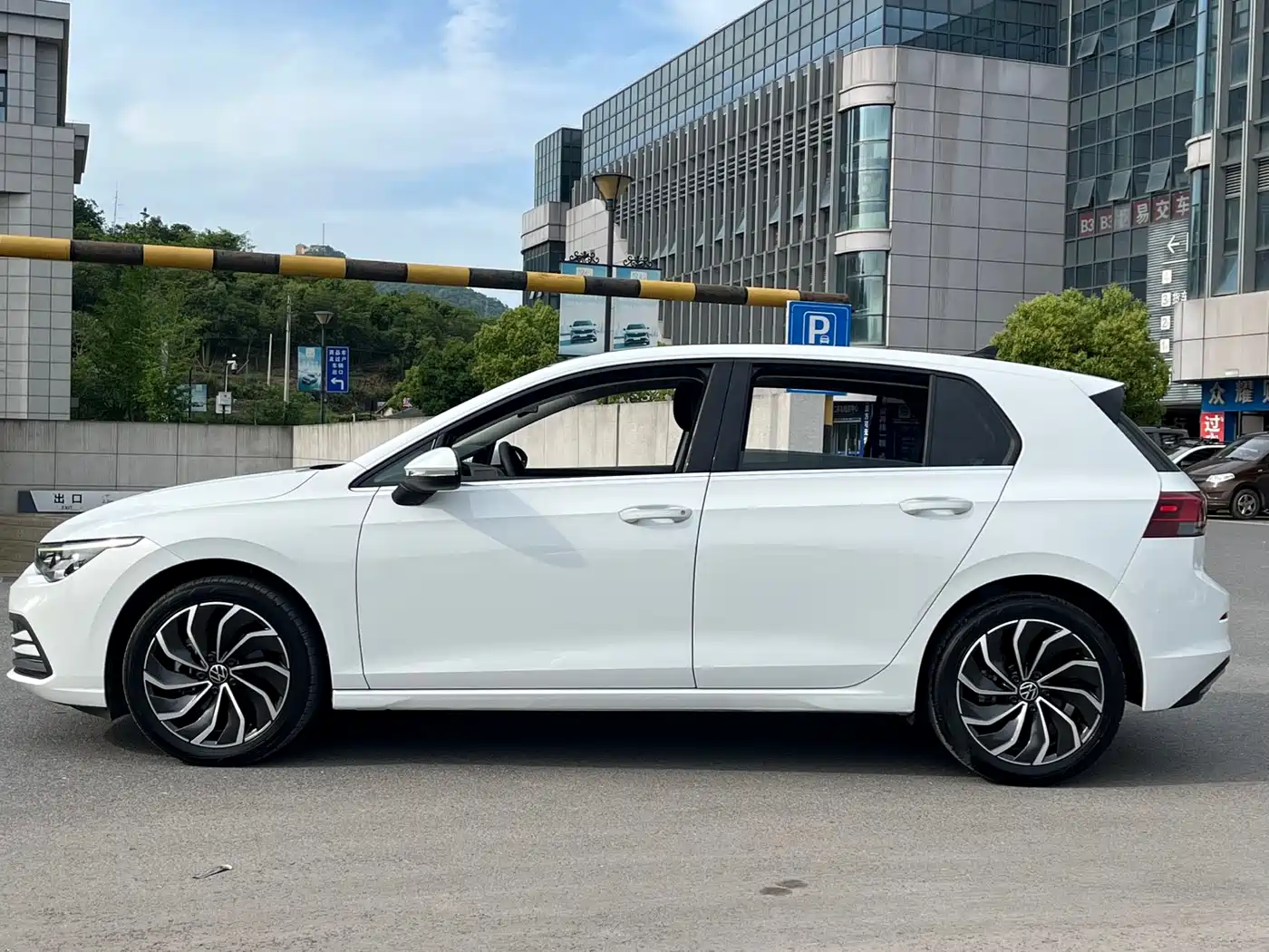 Volkswagen Golf 2023 280TSI DSG Pro фото 15