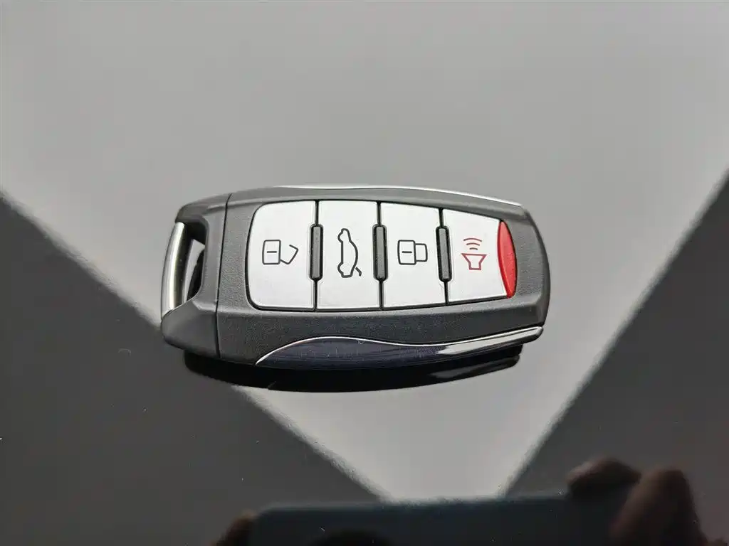 Haval M6 2019 1.5T DCT 2WD Elite Version China V фото 19
