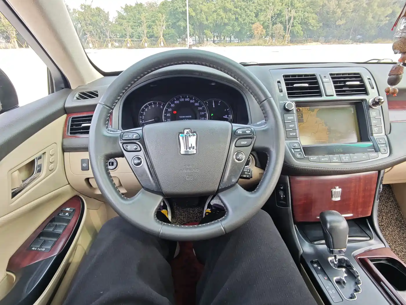 Toyota Crown 2010 3.0L Royal Saloon фото 11