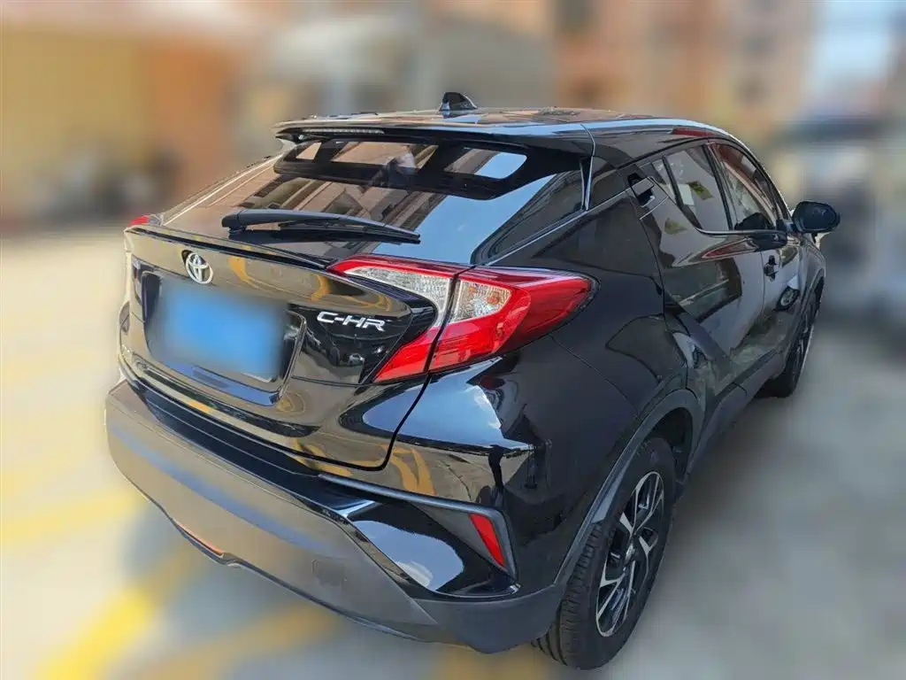 Toyota C-HR 2020 Model 2.0L Leading фото 4