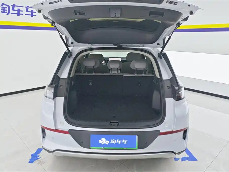 BYD Hai Shi 05 EV 2025 520KM Smart Navigation Edition фото 4