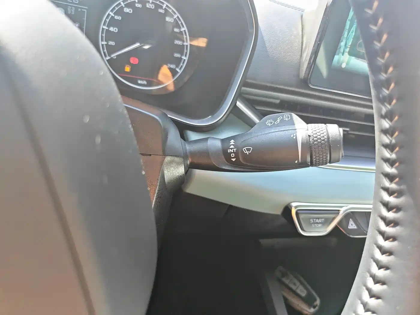 Geely Emgrand S 2022 2022 1.4T CVT Crossover Player
