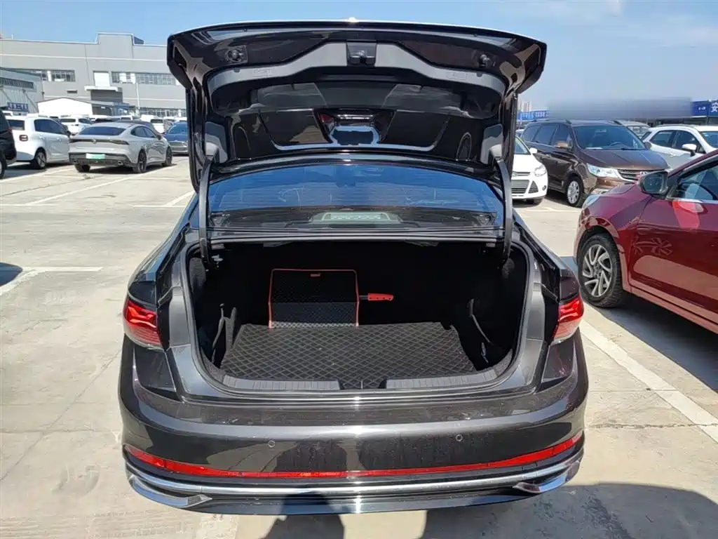 Volkswagen Sagitar 2023 300TSI DSG Excellence Edition фото 19