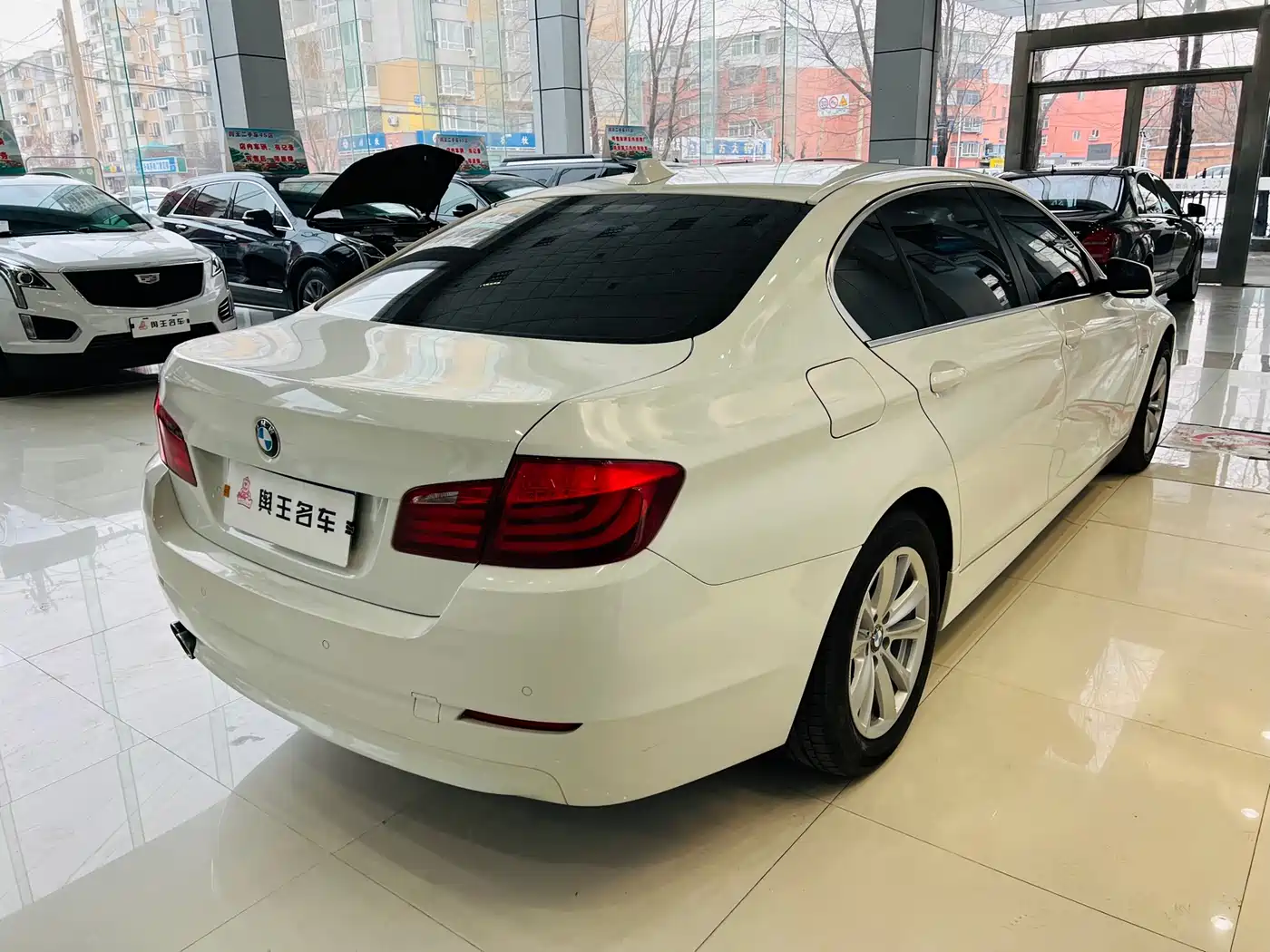 BMW 5 Series 2013 520Li Elegance фото 5