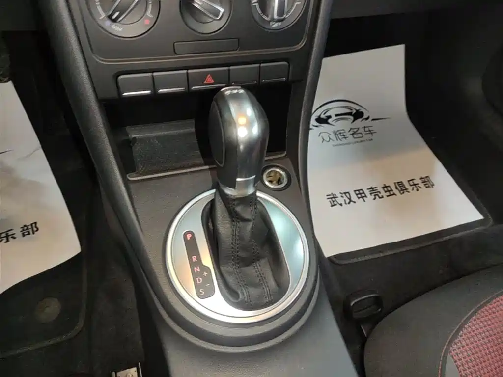 Volkswagen Beetle 2015 180TSI фото 14