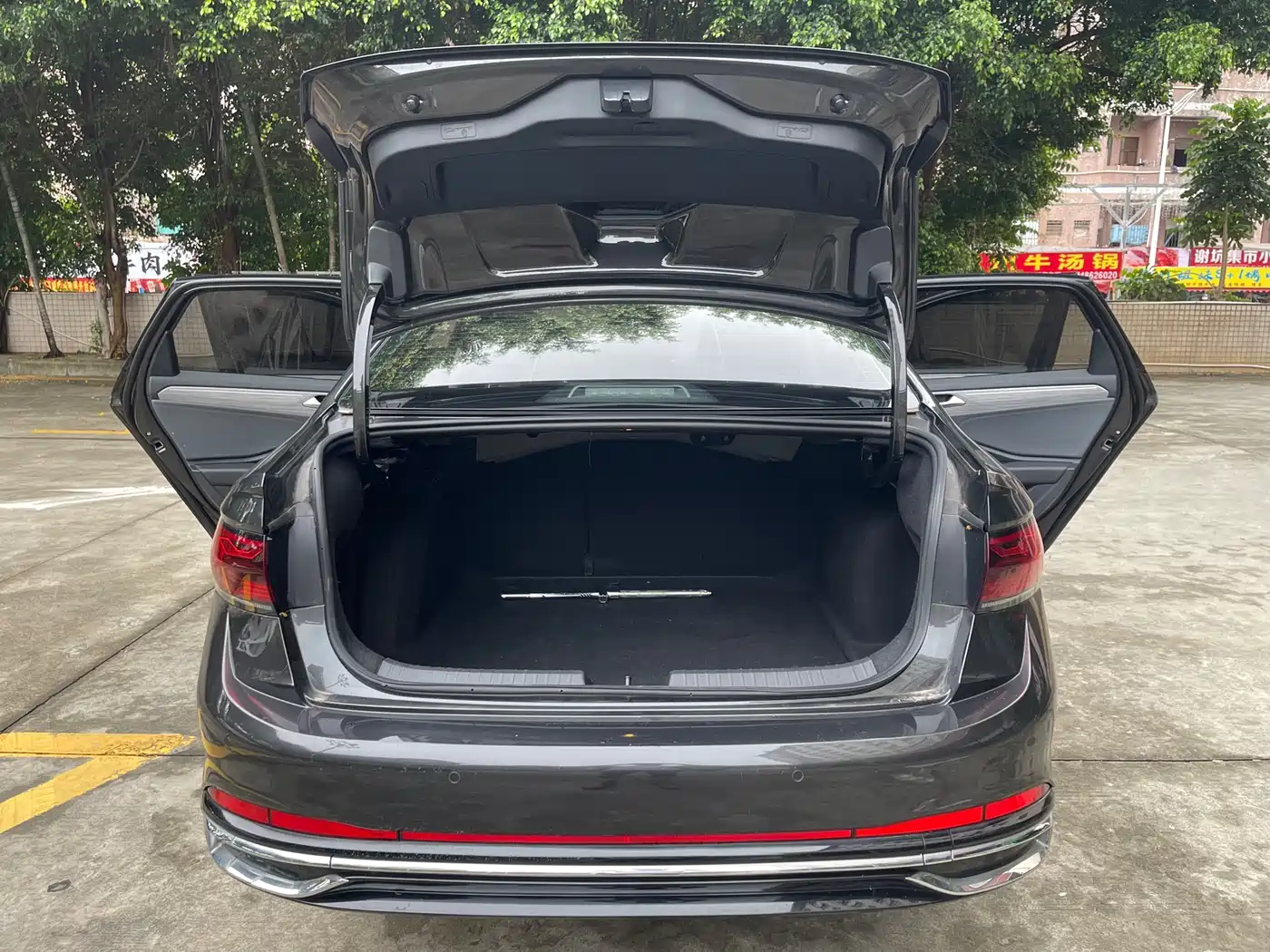 Volkswagen Sagitar 2023 300TSI DSG Surpassing Edition фото 14