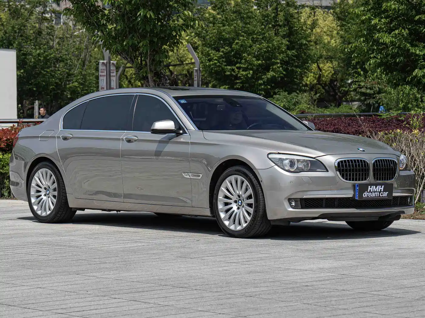 BMW 7 Series 2010 760Li фото 3