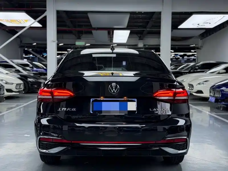 Volkswagen Lavida 2024 Model 300TSI DSG Starlight Leading Edition фото 9