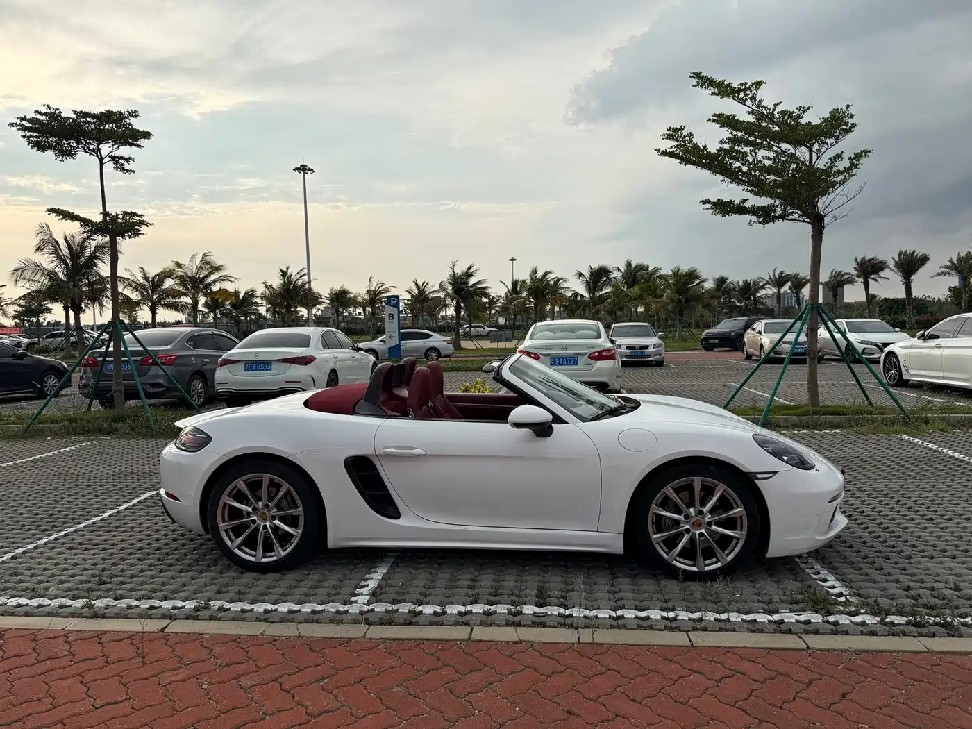 Фото 4 - Porsche 718
