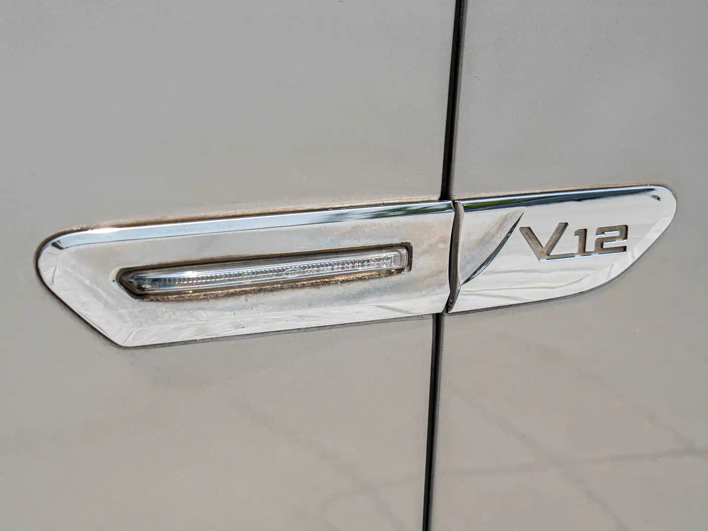 BMW 7 Series 2010 760Li фото 9