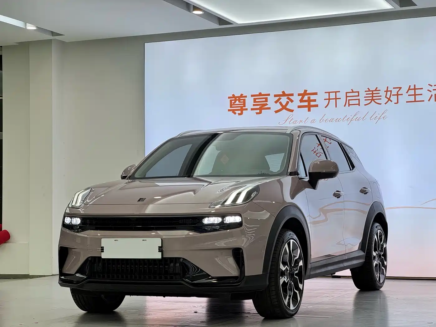 Lynk & Co 06 EM-P 2023 1.5T Remix PHEV Pro