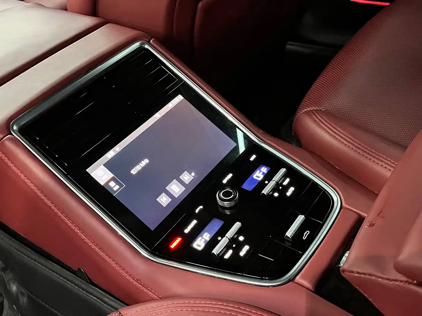 Porsche Panamera 2017 Panamera 3.0T фото 10
