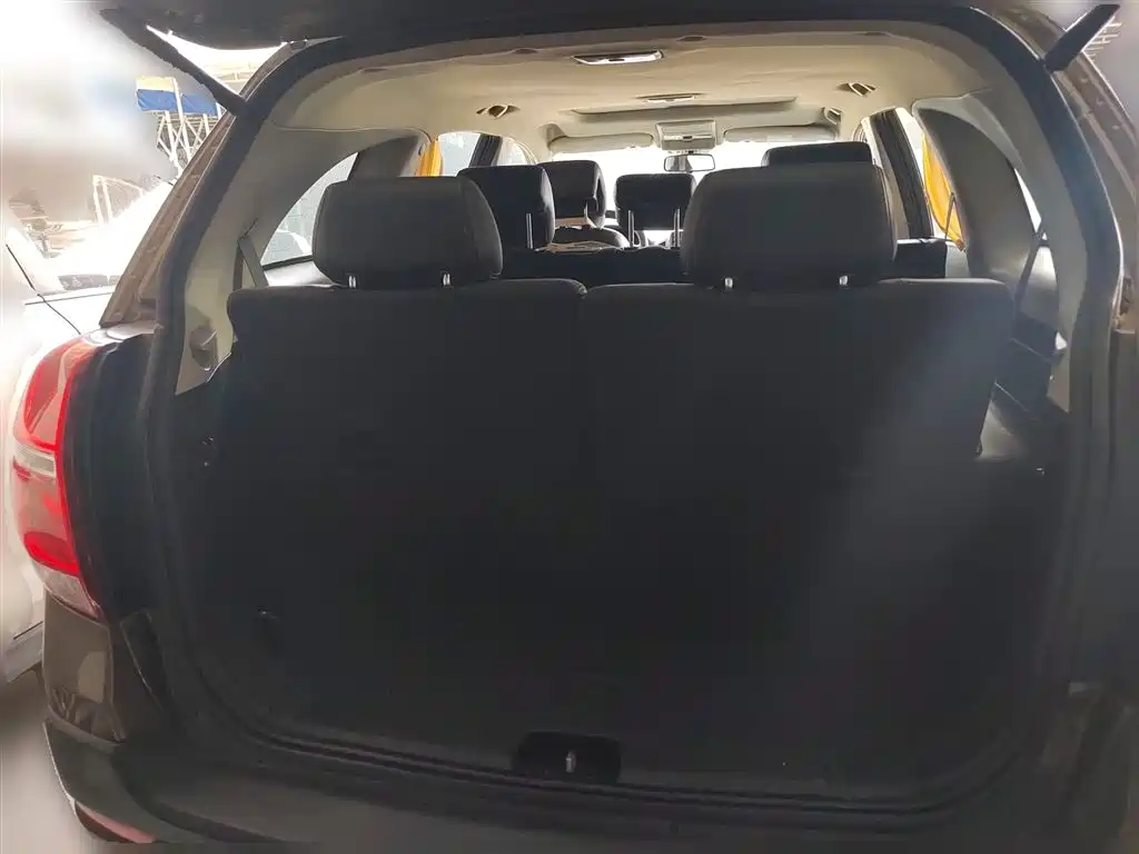 Chevrolet Captiva 2015 2.4L AWD Flagship 7-Seater фото 10