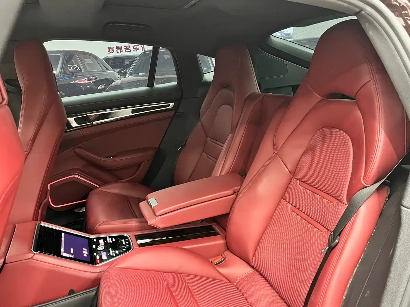 Porsche Panamera 2017 Panamera 3.0T фото 17