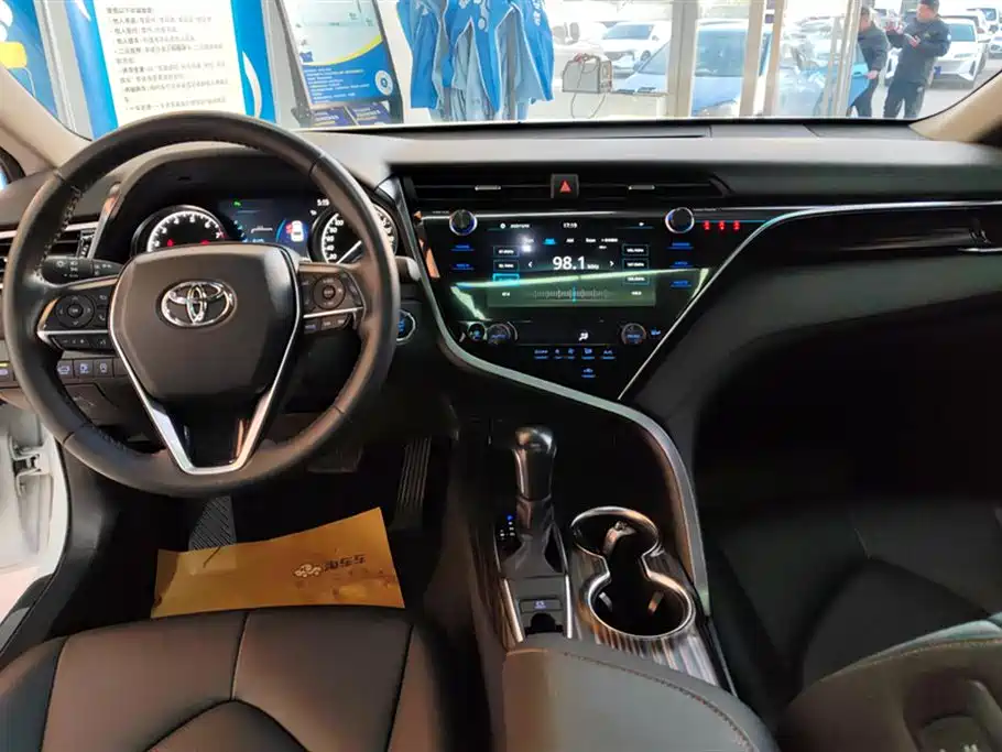 Toyota Camry 2019 Facelift 2.0G Luxury Edition фото 12
