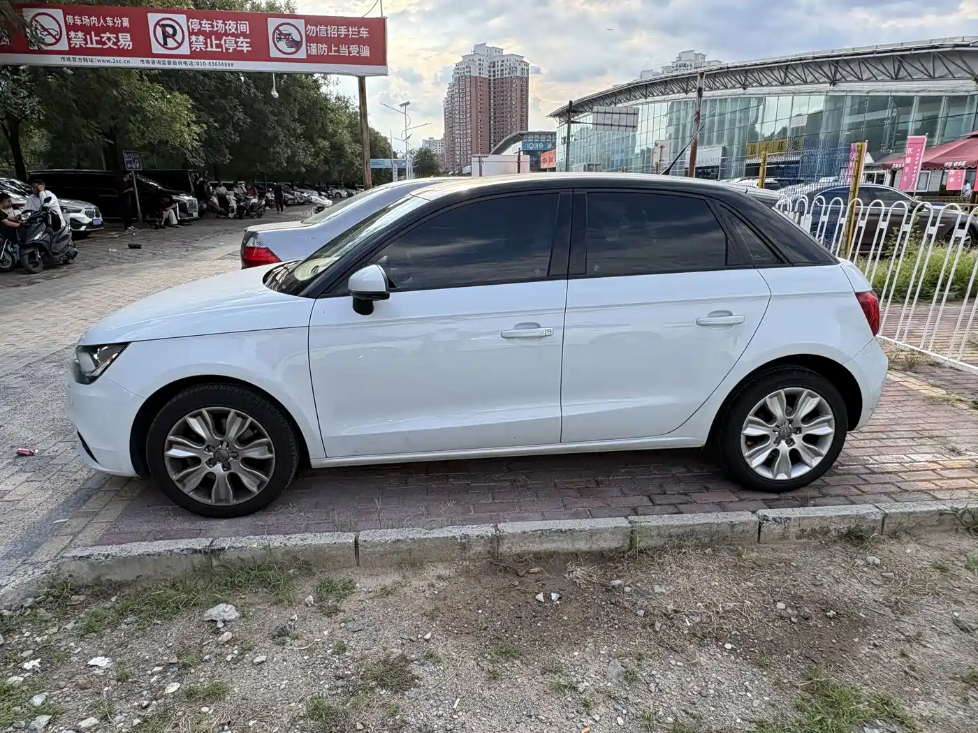Audi A1 2015 2014 30 TFSI Sportback Fashion