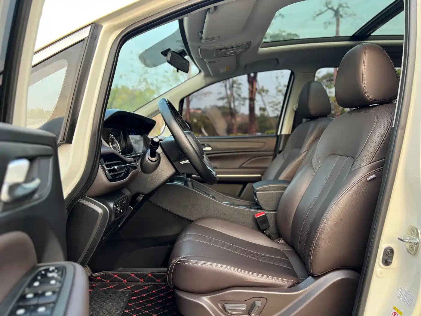GAC Trumpchi Trumpchi M6 2019 270T Automatic Honor (7-seater) China V фото 8
