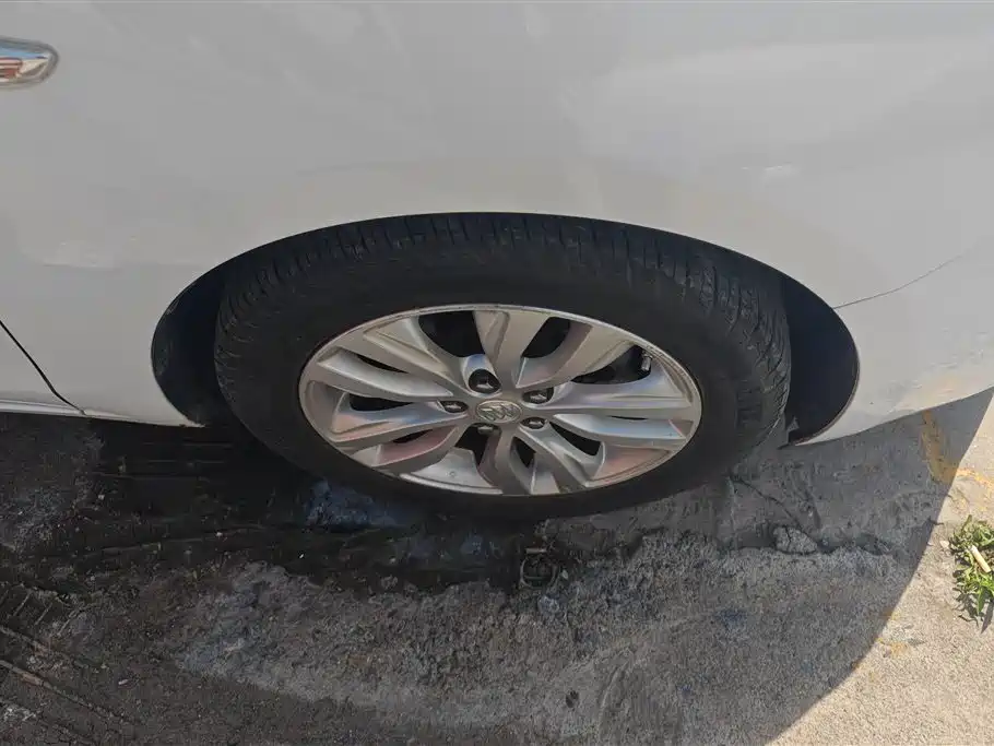 Buick Excelle 2021 Exemplar 1.5L Auto Progressive фото 6