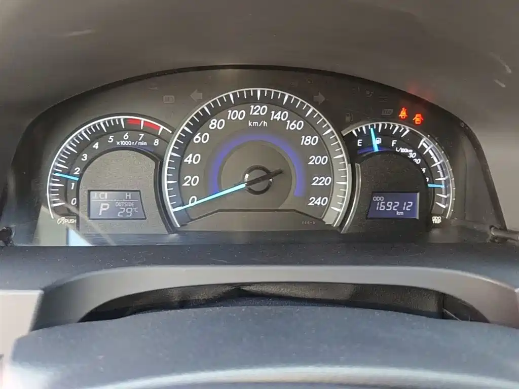 Toyota Camry 2015 2.5G Luxury Navigation Edition фото 12