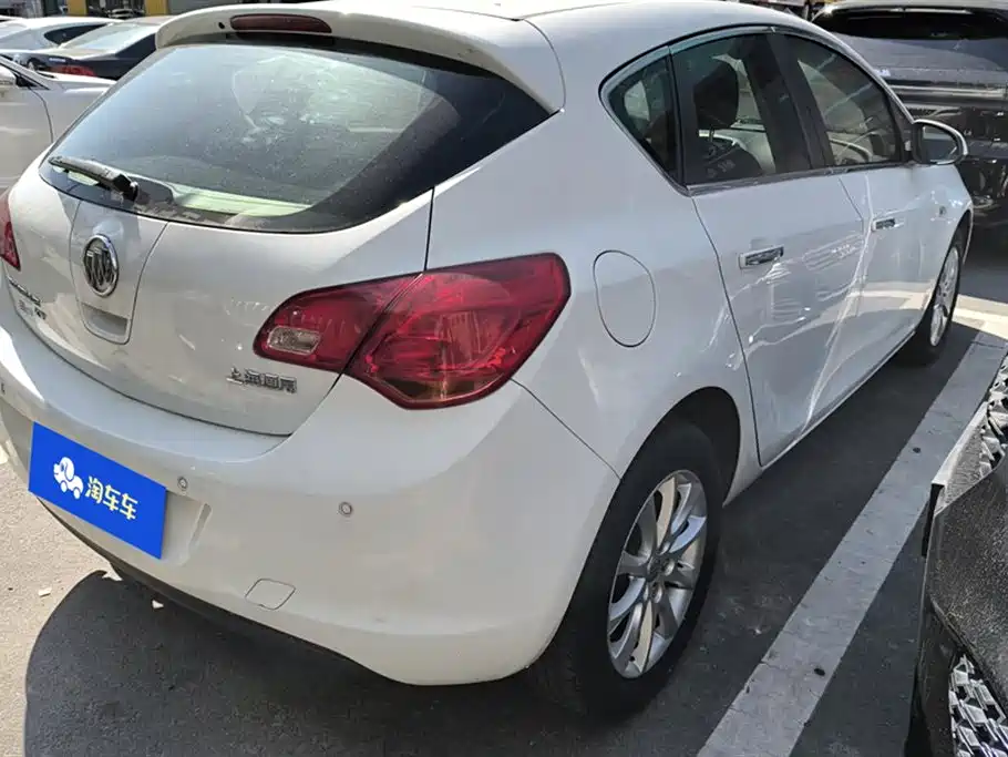 Buick Excelle 2012 XT 1.6L Automatic Fashion Edition фото 3