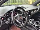 Фото 10 - Porsche Cayenne