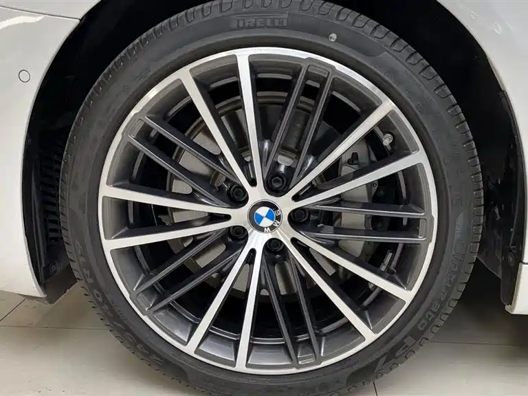 BMW 5 Series 2019 Facelift 530Li Leading M Sport Package фото 24