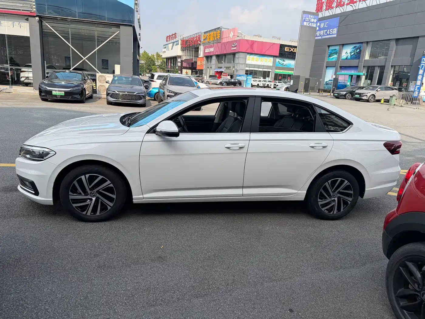 Volkswagen Lavida 2022 1.5L Auto Trend Edition фото 7