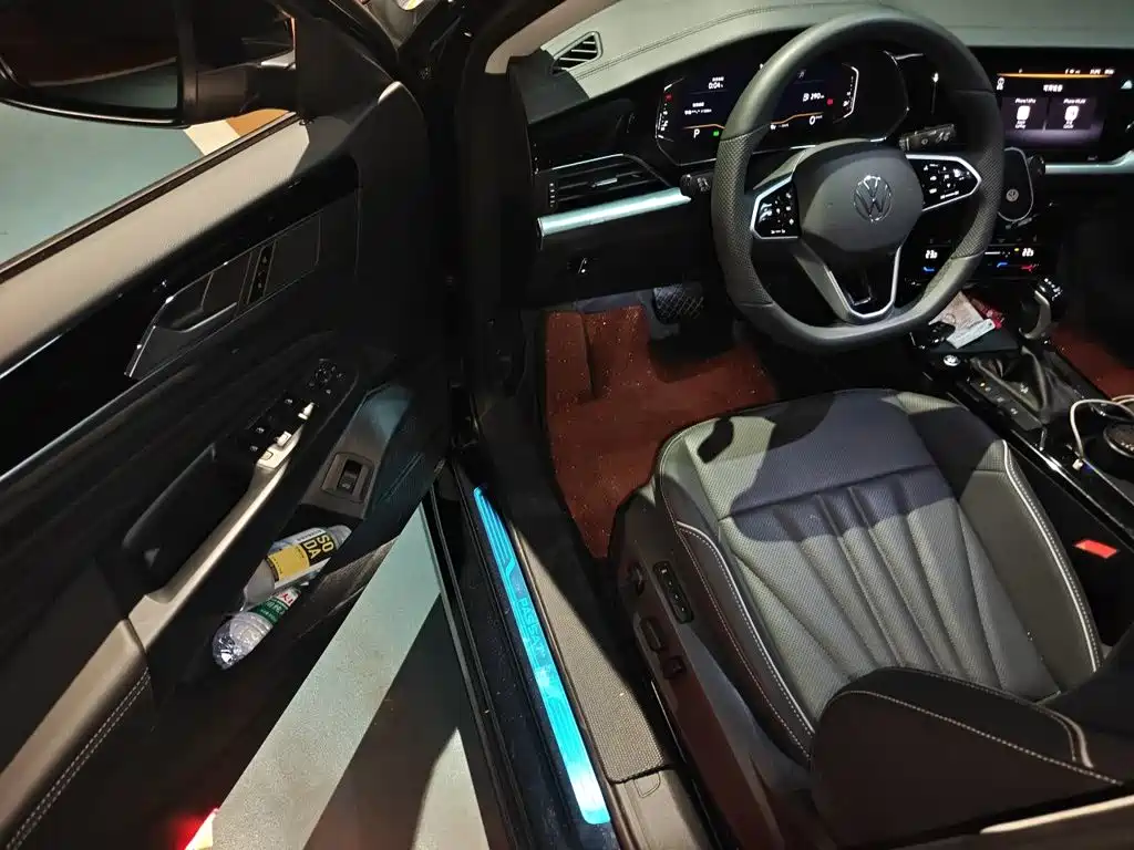 Photo 12 - Volkswagen Passat