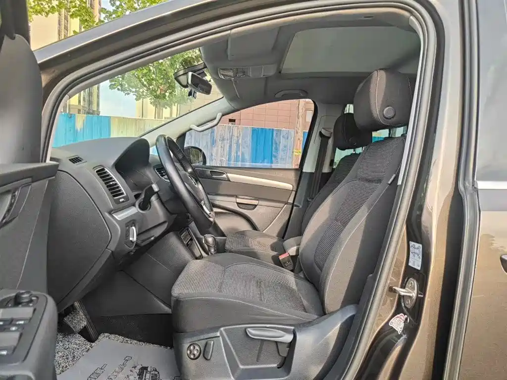 Volkswagen Sharan 2016 380TSI Comfort 7-seater фото 8