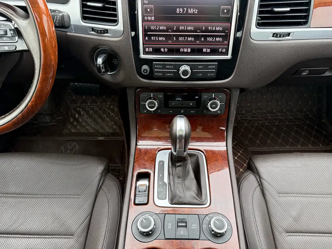 Volkswagen Touareg 2011 3.0TSI Comfort фото 12