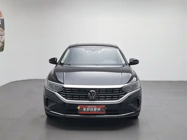 Volkswagen Passat 2022 330TSI Luxury Edition — фото 3