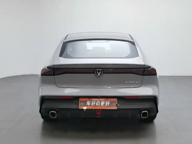 Changan UNI-V 2022 1.5T Premium Model — фото 4