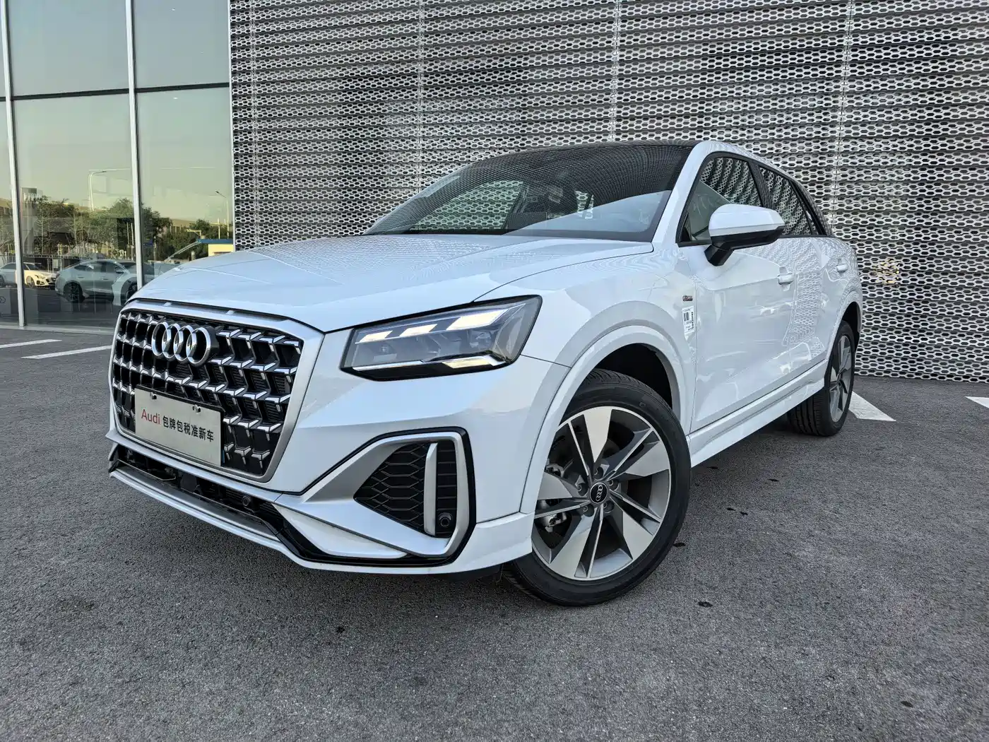 AUDI Q2L