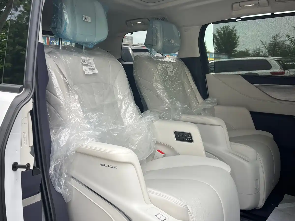 Buick GL8 2026 Luzun Luxury Edition фото 18