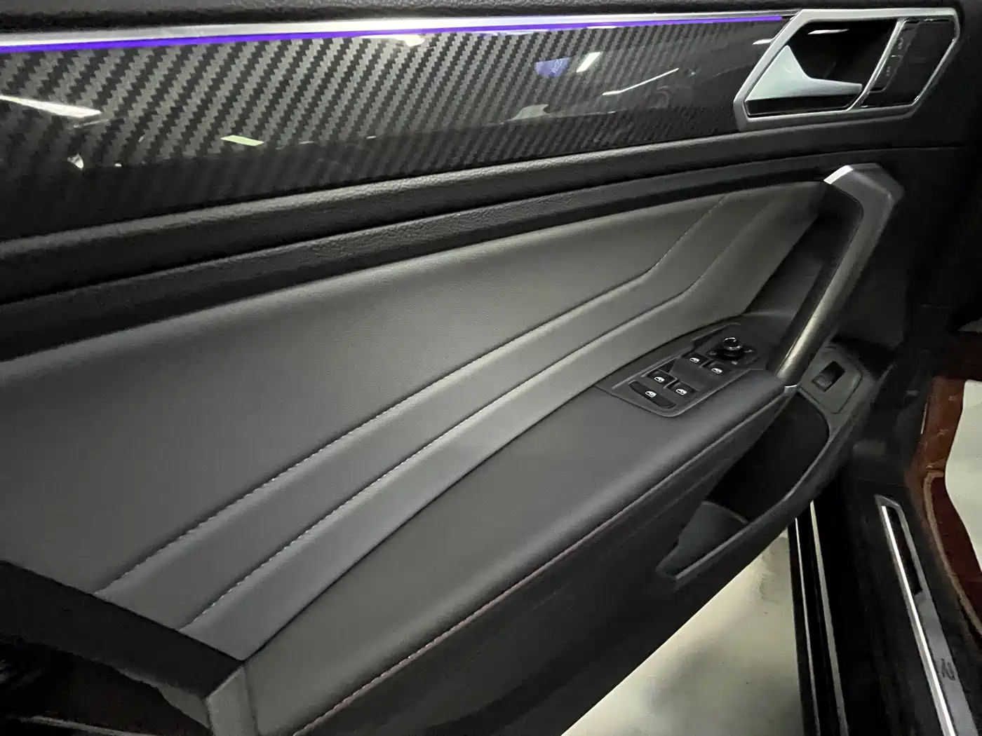 Volkswagen Tiguan L 2023 330TSI Auto 2WD R-Line Flagship Edition фото 5
