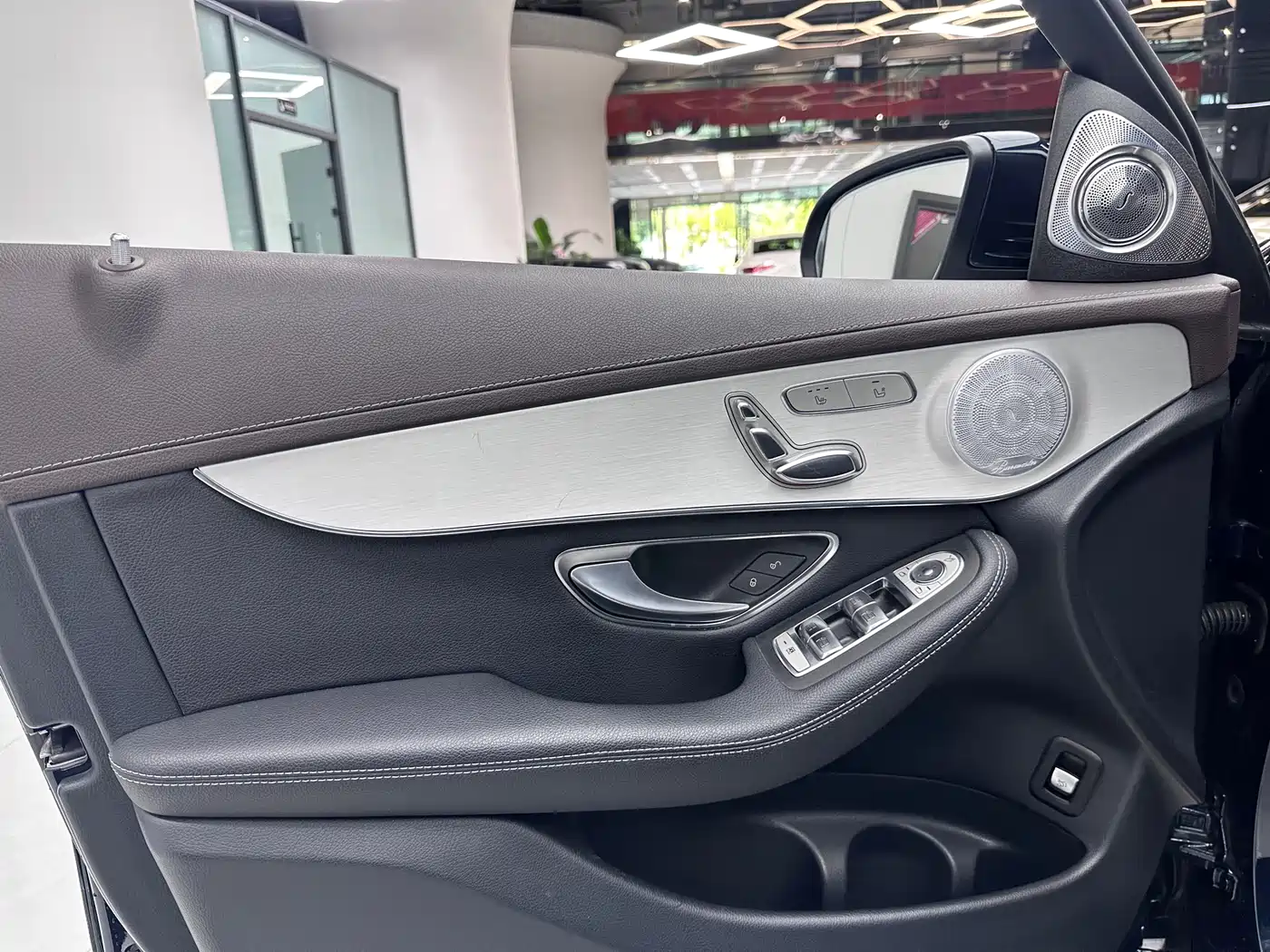 Mercedes-Benz GLC 2021 GLC 260 L 4MATIC Sporty фото 9
