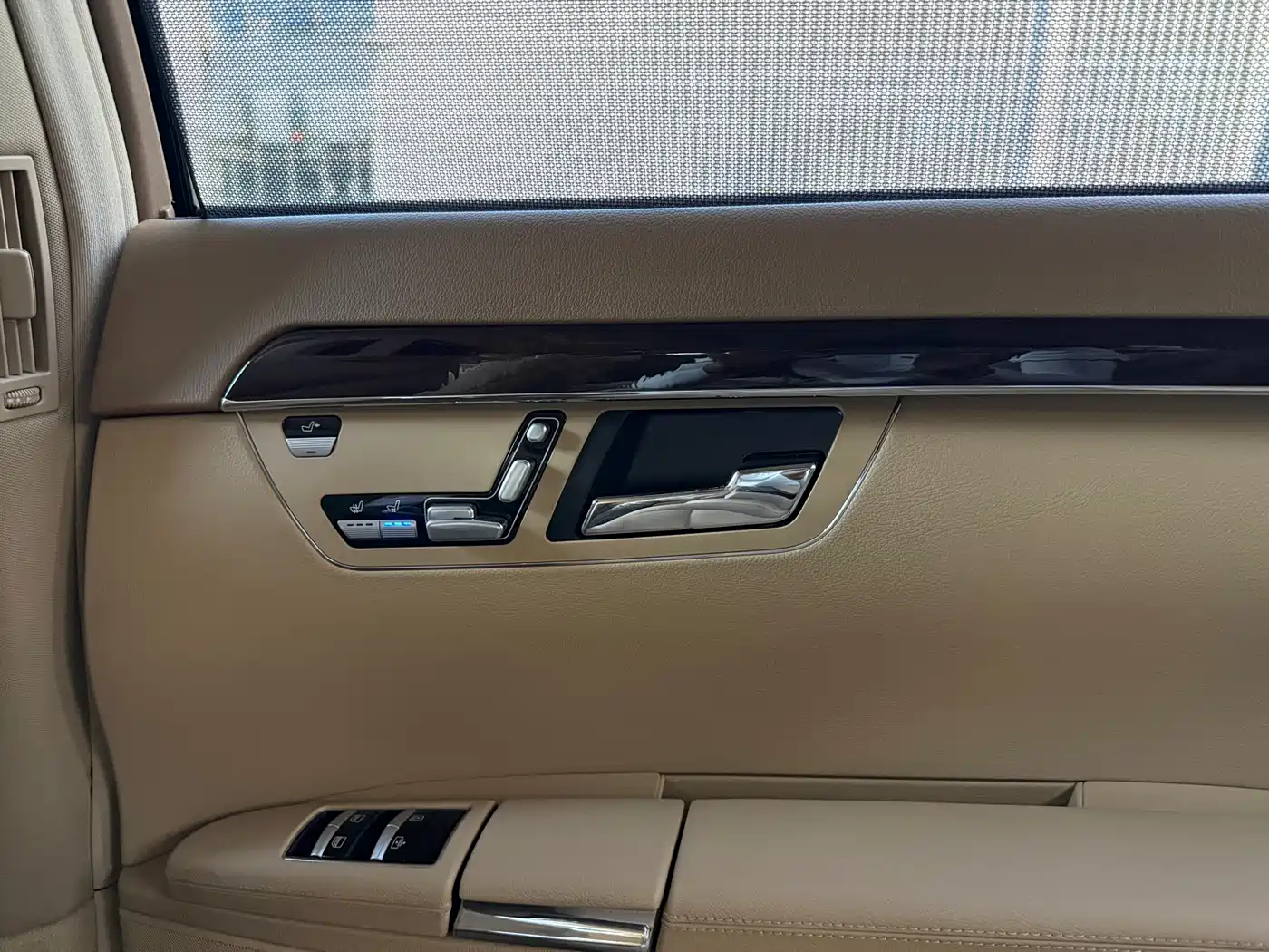 Mercedes-Benz S-Class 2012 S 300 L Luxury Grand Edition фото 18