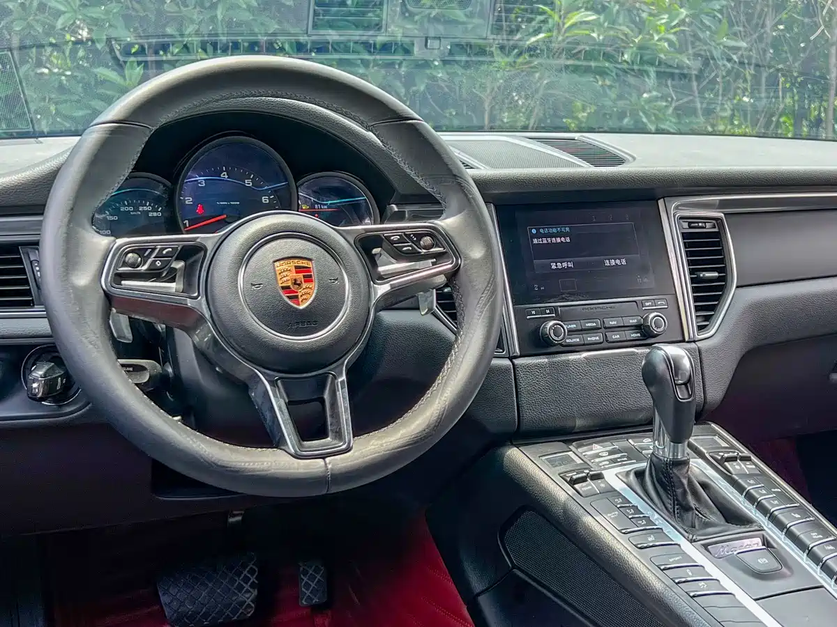 Porsche Macan 2018 Macan 2.0T фото 11