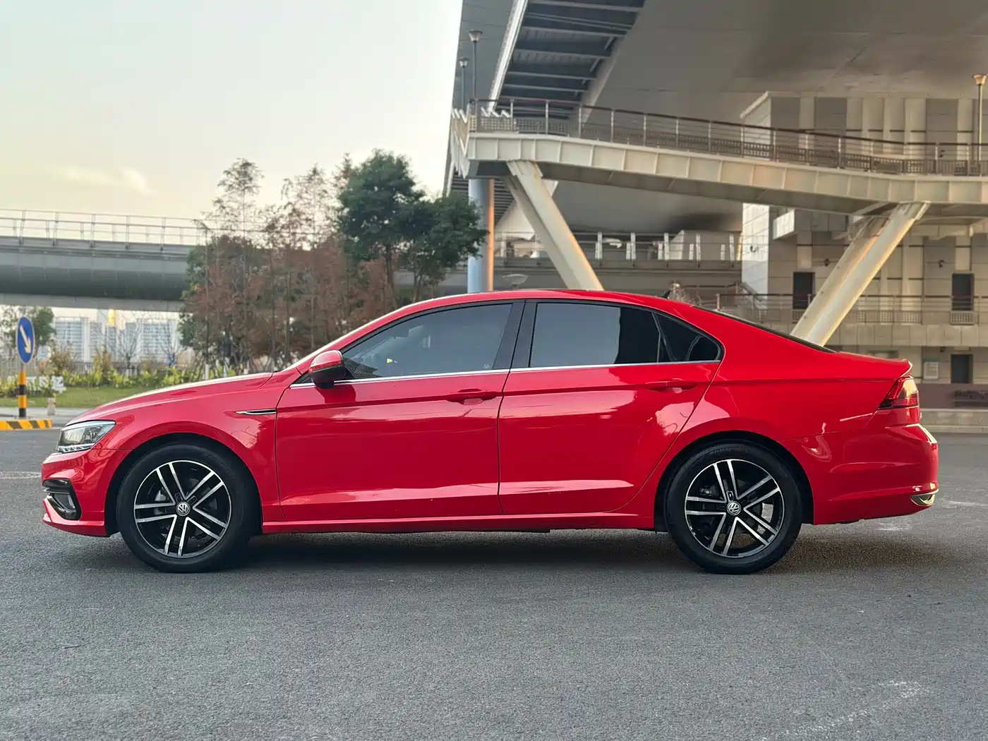 Volkswagen Lamando 2018 280TSI DSG Comfort Edition фото 3