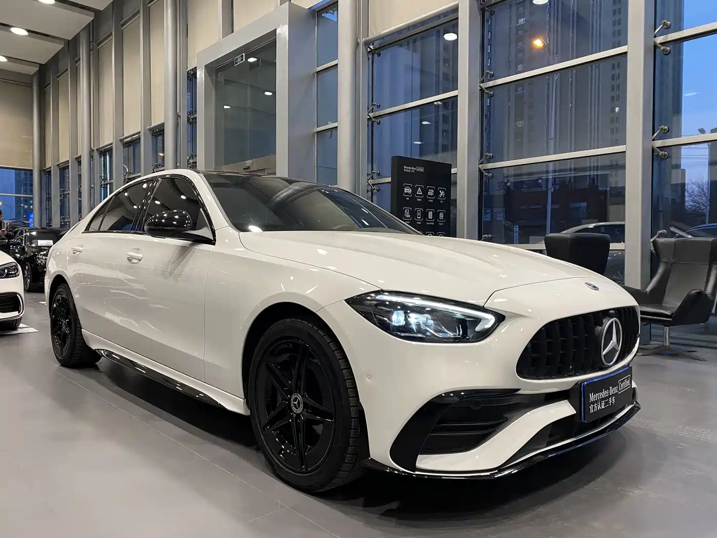 Mercedes-Benz C-Class 2023 Facelift II C 260 L Night Edition фото 3