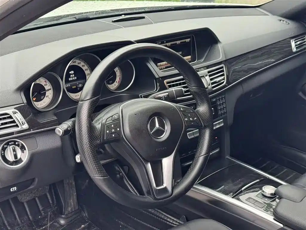Mercedes-Benz E-Class 2015 E 260 L Sport фото 11
